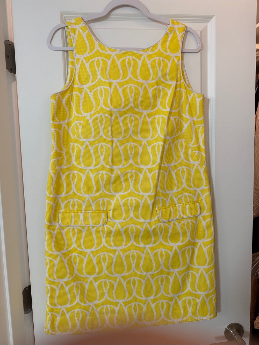 Elizabeth McKay Bright Yellow and White Geometric Sleeveless Shift Dress